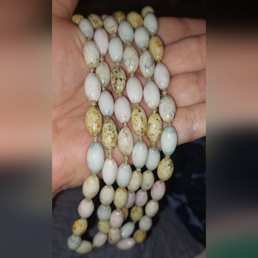 Vintage Mottled Glass Multicolor Beaded Necklace.EUC  Lays At 24 Inches